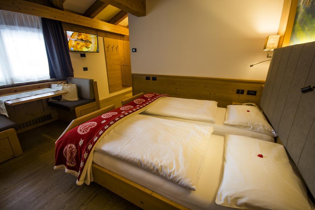 Hotel Cirelle Suite & Spa Canazei Eksteriør billede